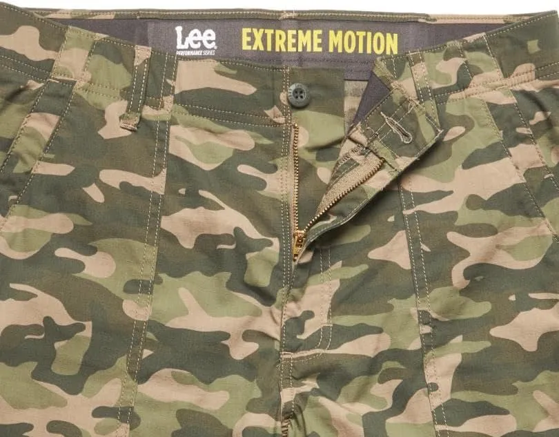 Lee Men's Extreme Motion Relaxed Fit Utility Flat Front Short